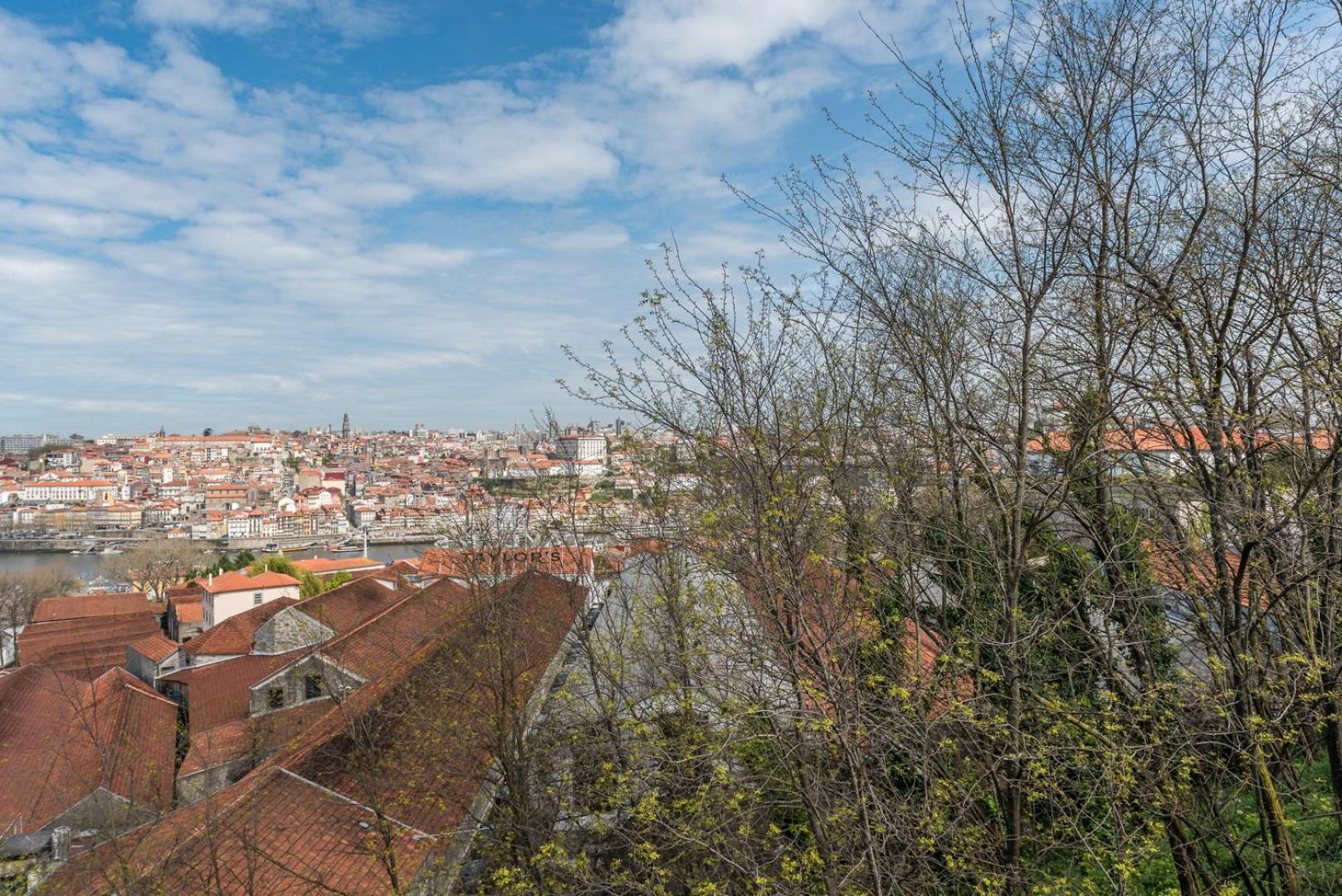 Guestready - Spacious Modern Stay In Porto Vila Nova de Gaia Exterior foto